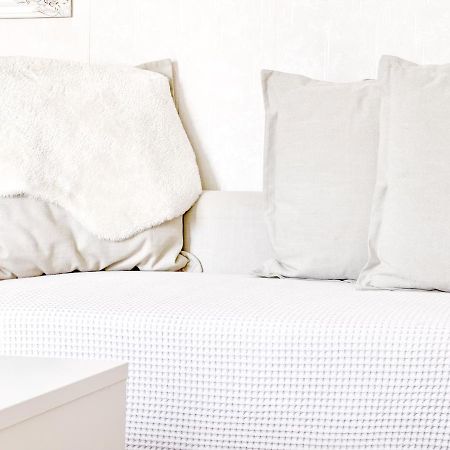 Ilona Apartments -"Home Away From Home" Κότκα Εξωτερικό φωτογραφία