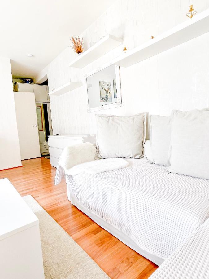 Ilona Apartments -"Home Away From Home" Κότκα Εξωτερικό φωτογραφία